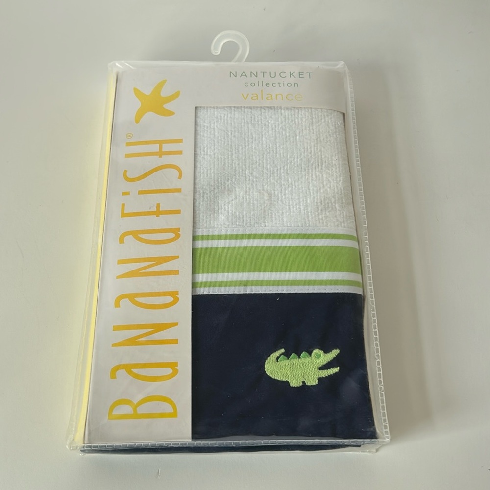 BABY Nursery Valance Curtain Alligator 44 x 15 - NEW